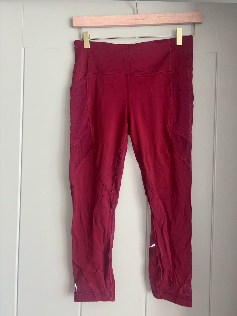 Lululemon (inseam) leggings with pockets and mesh siding - Burgundy/ Dusty Red